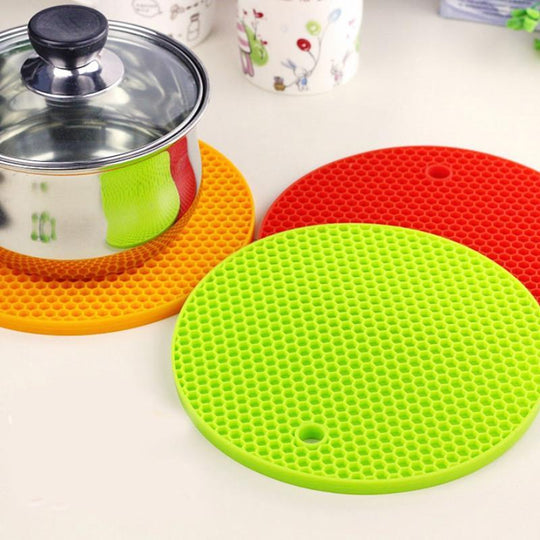 Soft Silicone Kitchen Plum Blossom Heat Insulation - Indigo-Temple
