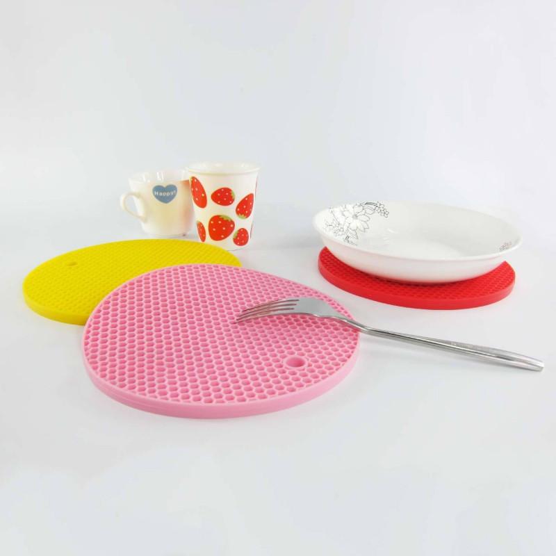 Soft Silicone Kitchen Plum Blossom Heat Insulation - Indigo-Temple